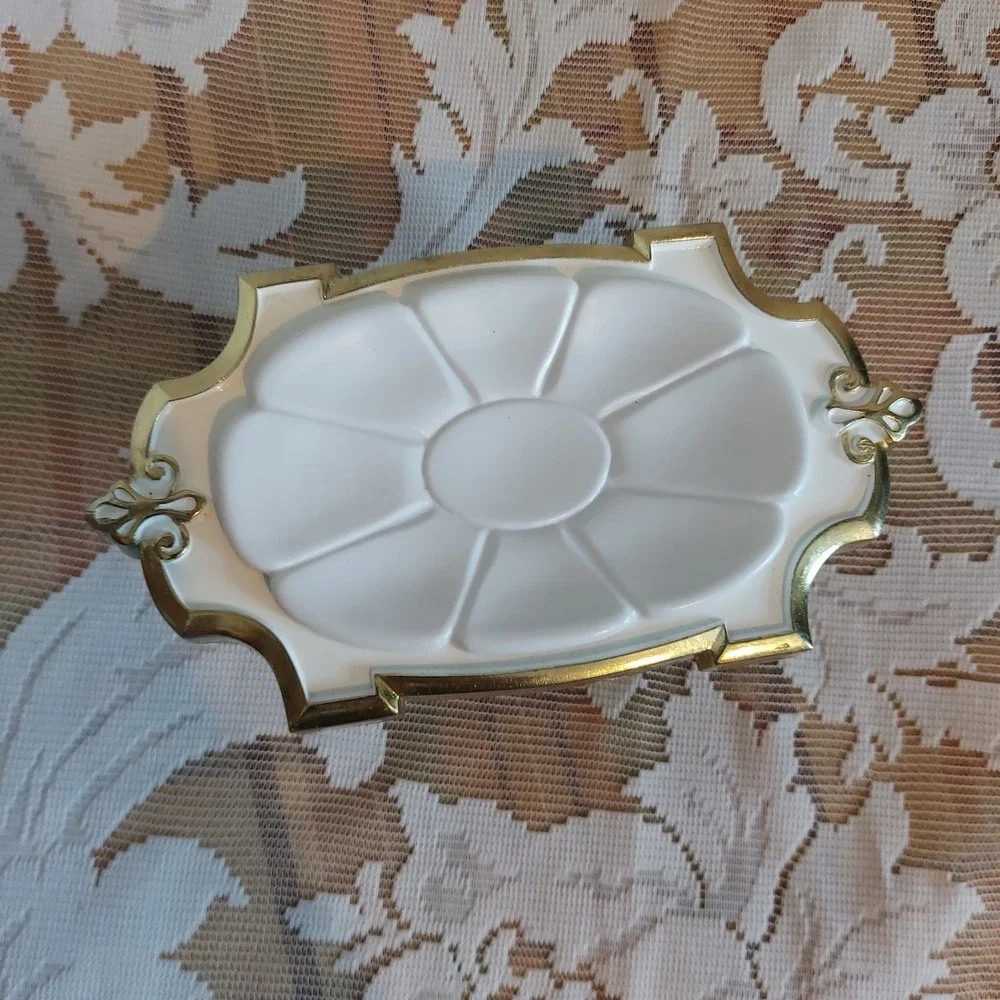 Vintage Hollywood Regency Gold White Pedestal Soap Dish Ornate Floral Vanity